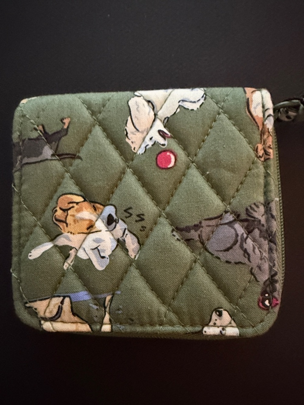Vera Bradley Quilted Dog Park Zip Wallet - Olive Green with Multicolor Pups NWT - Picture 3 of 6